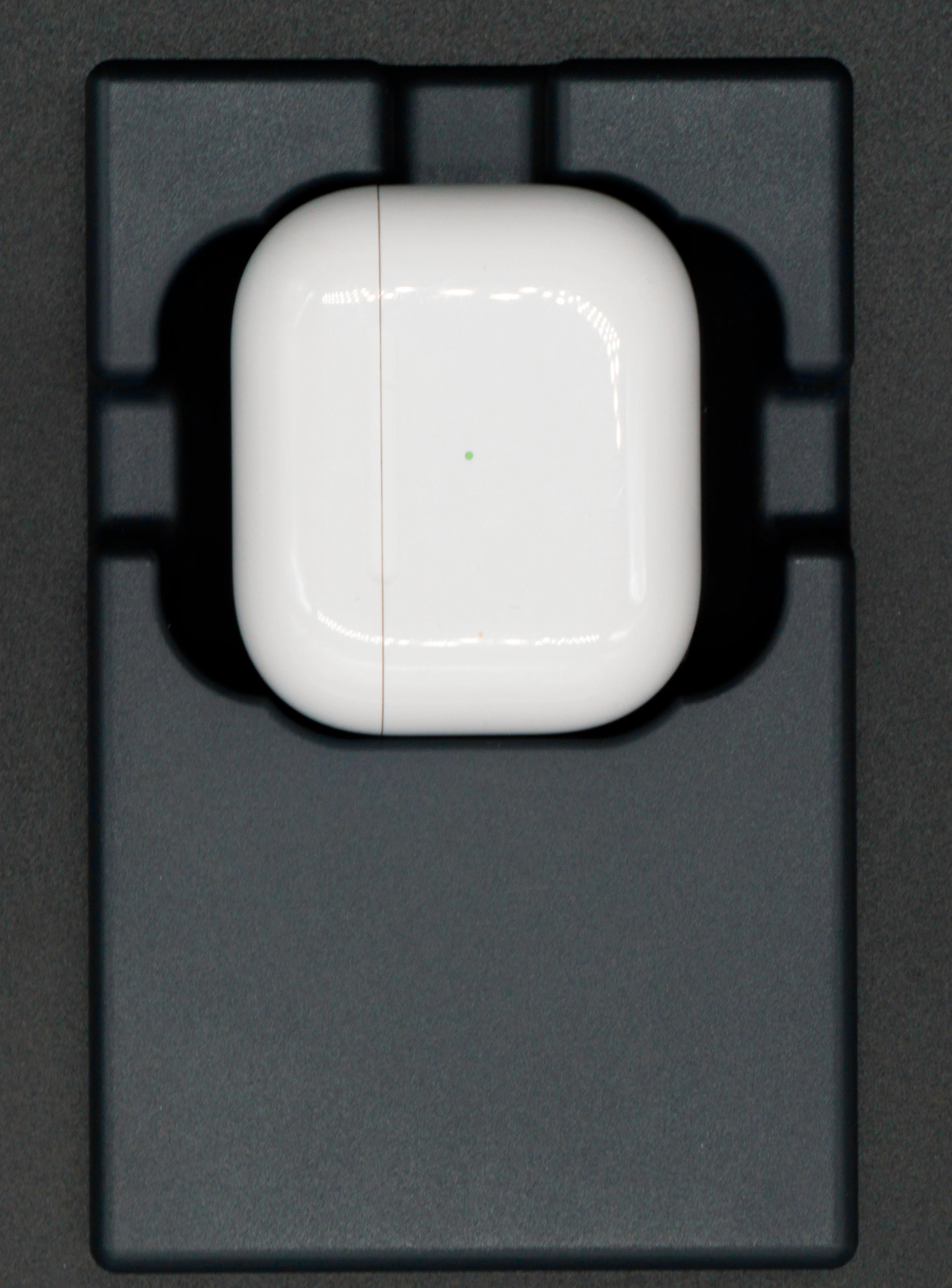 AirPod-Houder voor Tesla: Draadloos Opladen tijdens Rijden - Duurzaam & Universeel - Image 7