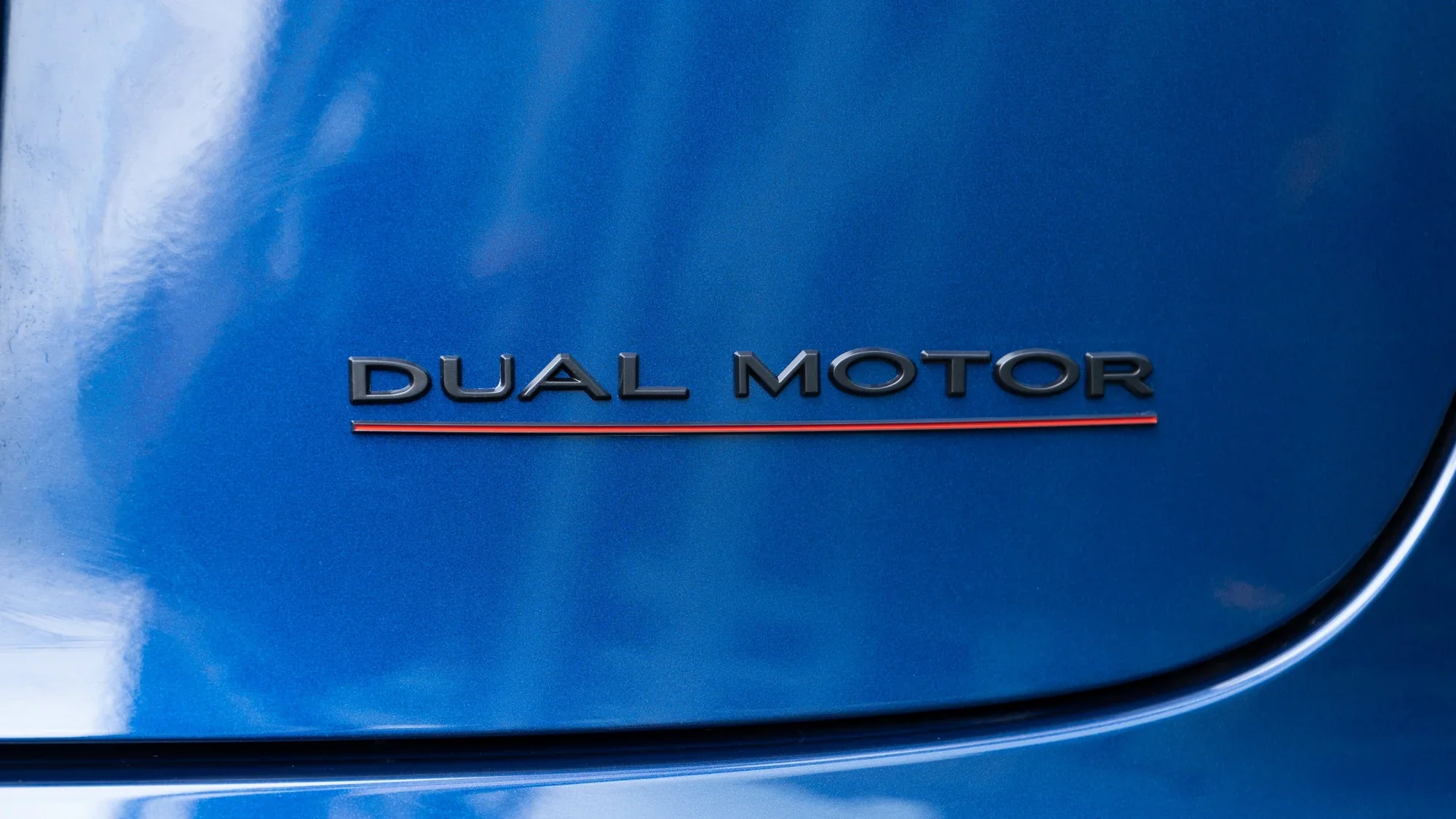 Tesla Model 3 en Y Dual Motor Embleem Mat Zwart - Image 3
