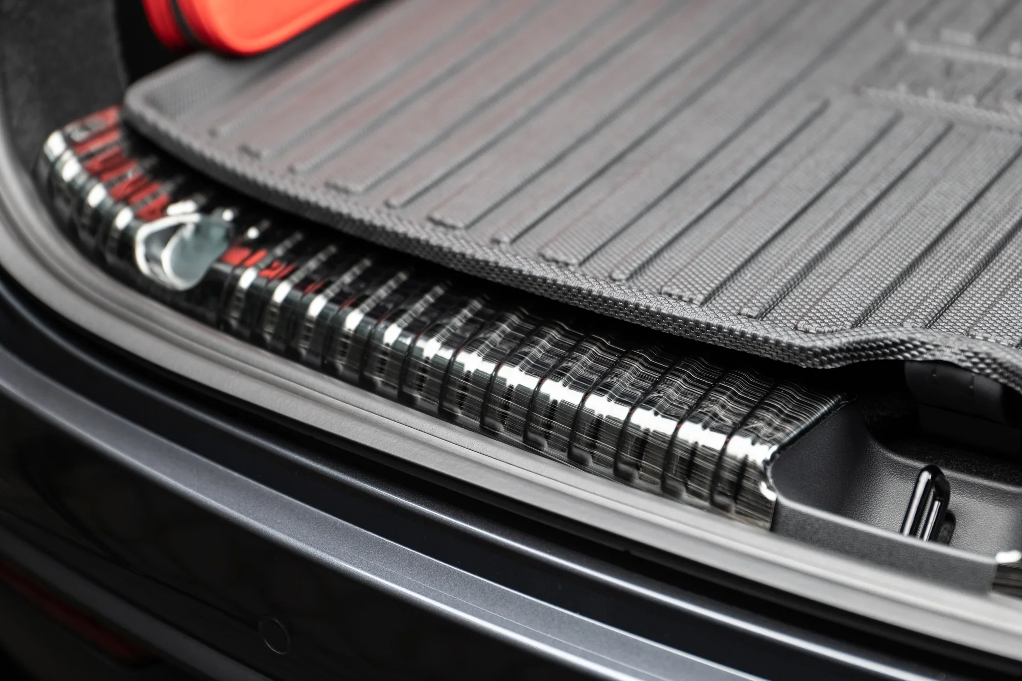 Tesla Model Y Dorpel Beschermer Kofferbak Trunk - Premium Accessoires in Nederland en België - Image 3
