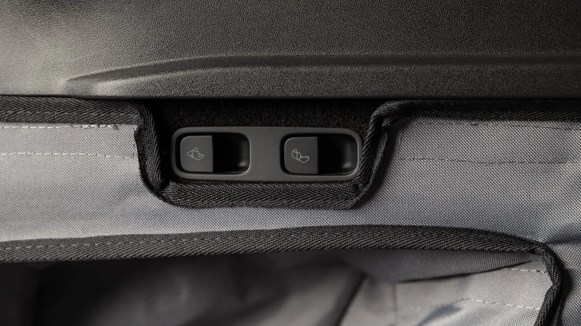 Tesla Model Y Kofferbakbeschermer: Bescherming Honden & Lading | PVC | Op Maat Gemaakt 🚗🐾 - Image 6