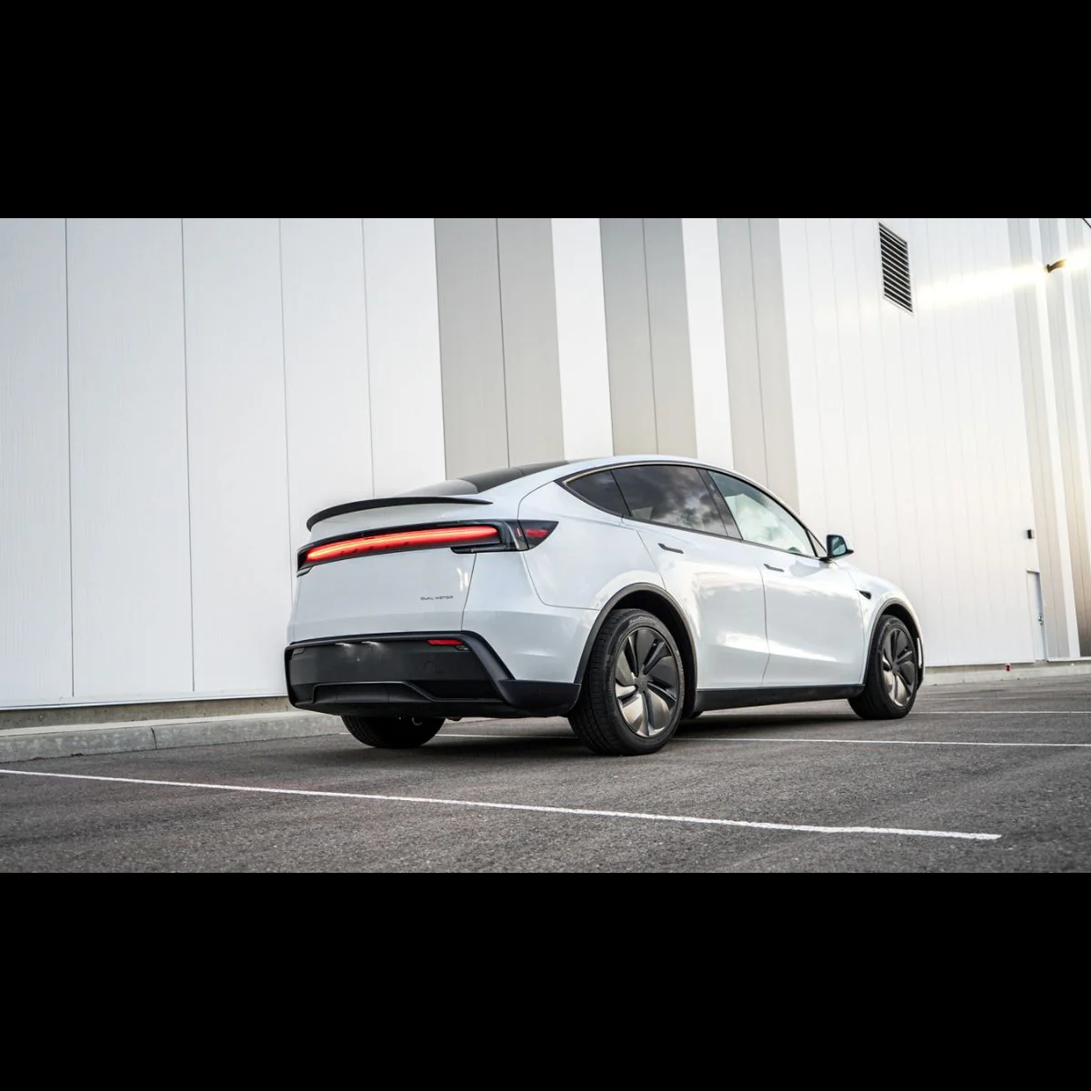 Tesla Model Y Spoiler Juniper 2025+ - Image 14