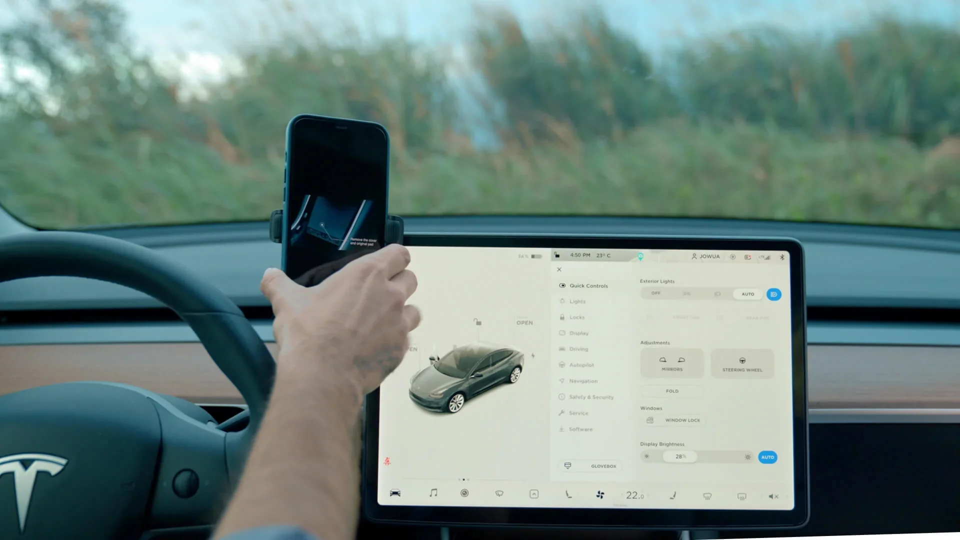 Tesla Model Y Telefoonhouder Android Draadloos Opladen - Image 5
