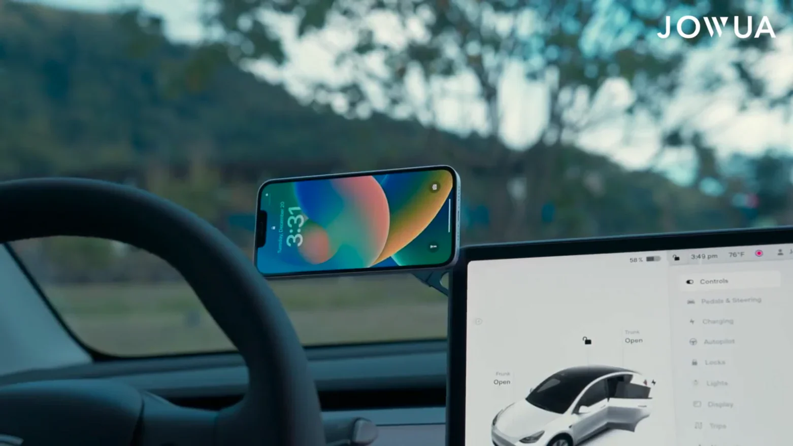 Tesla Model Y Telefoonhouder iPhone Draadloos Opladen - Image 5