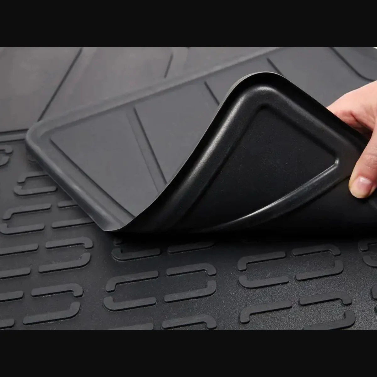 Tesla Model Y Vloermatten Rubber Interieur Juniper 2025+ - Image 3